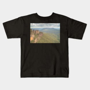 The Three Sisters & Mount Solitary Kids T-Shirt